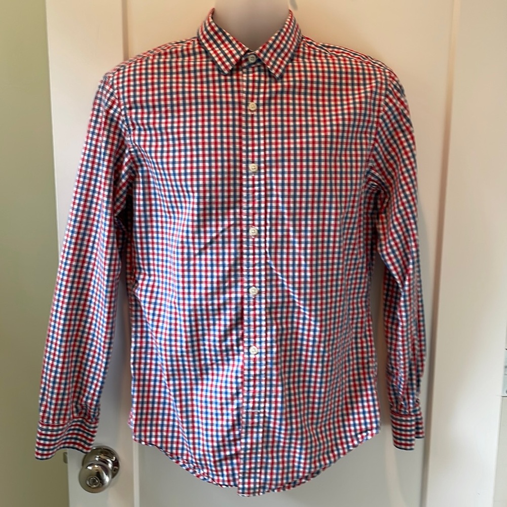 Banana Republic Soft Wash Slim Fit. Small.